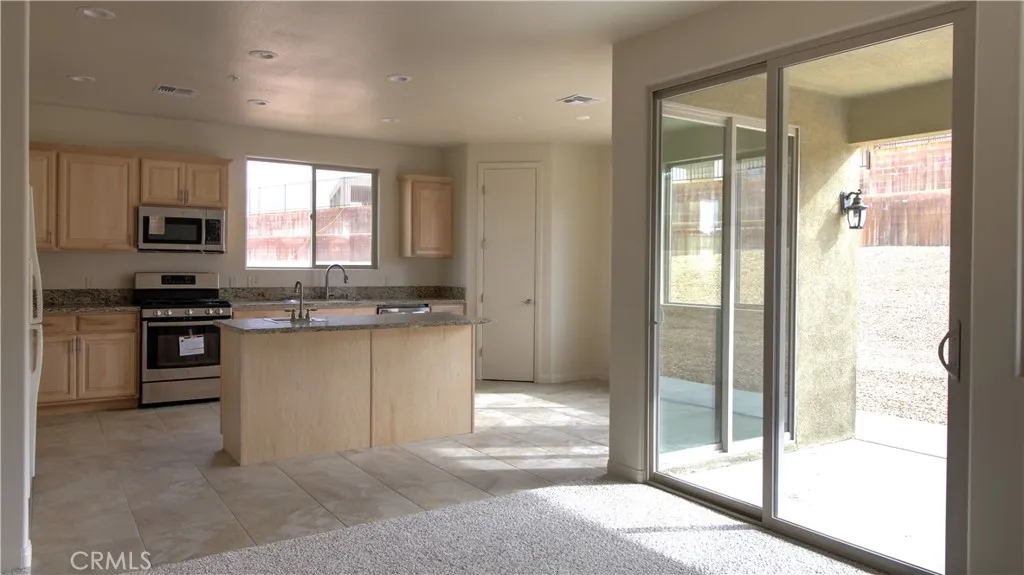 56925 Hidden Gold Court, Yucca Valley, California 92284 home-pic-8