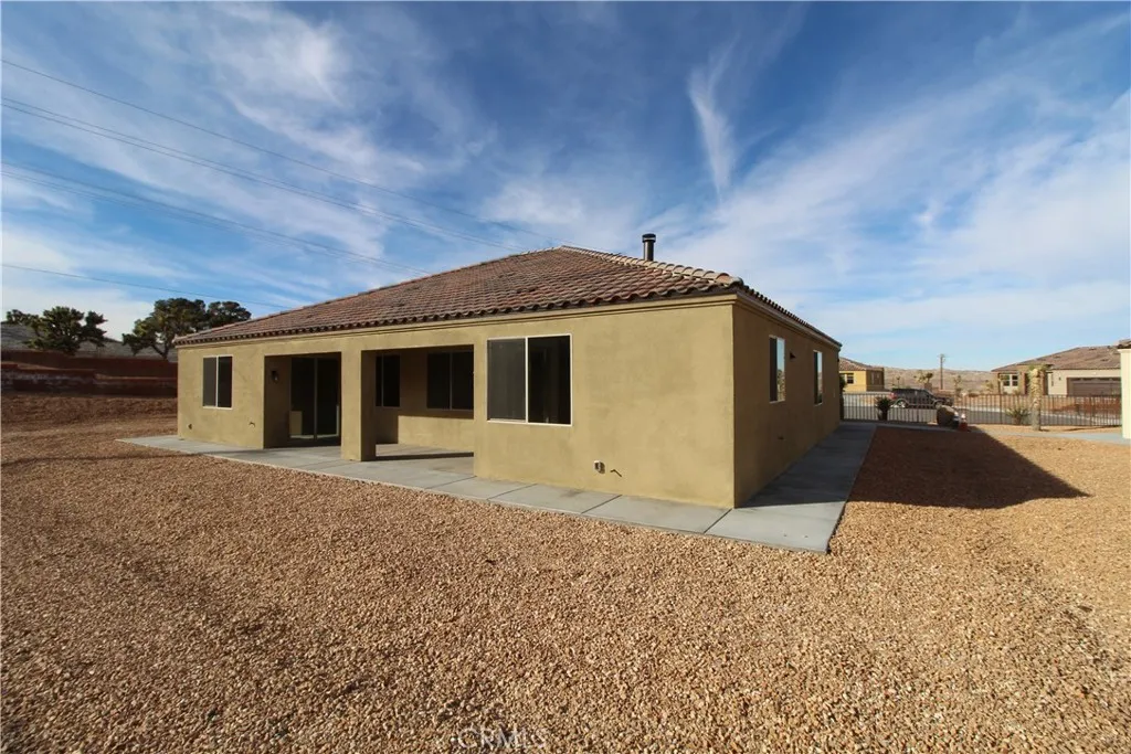 56925 Hidden Gold Court, Yucca Valley, California 92284 home-pic-32