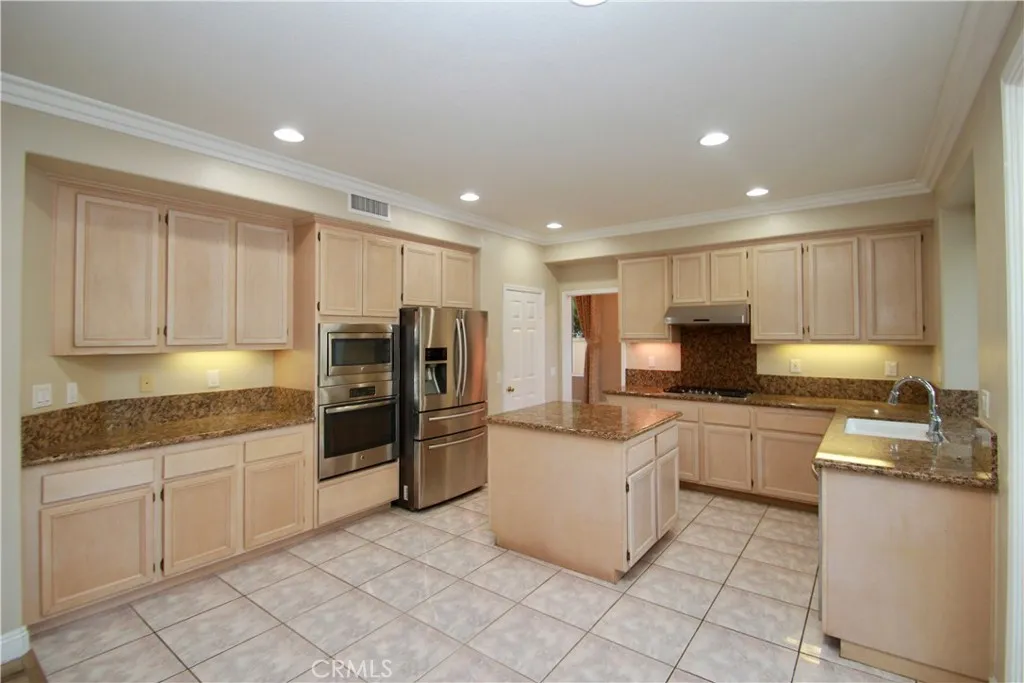 11 Pienza, Irvine, California 92606 home-pic-8