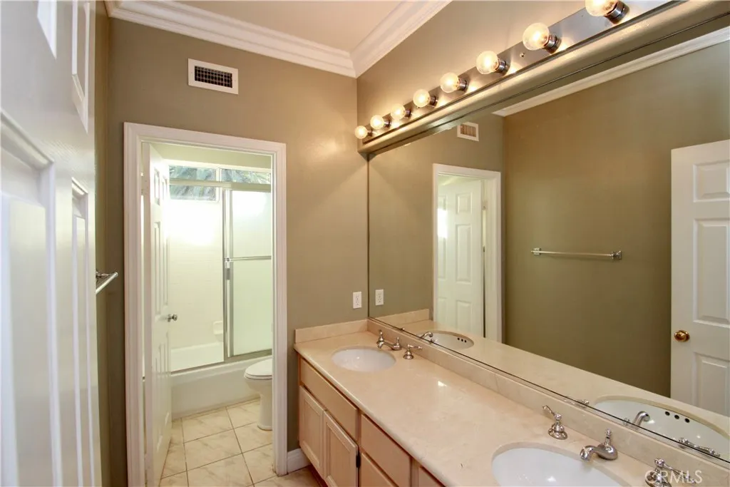 11 Pienza, Irvine, California 92606 home-pic-20