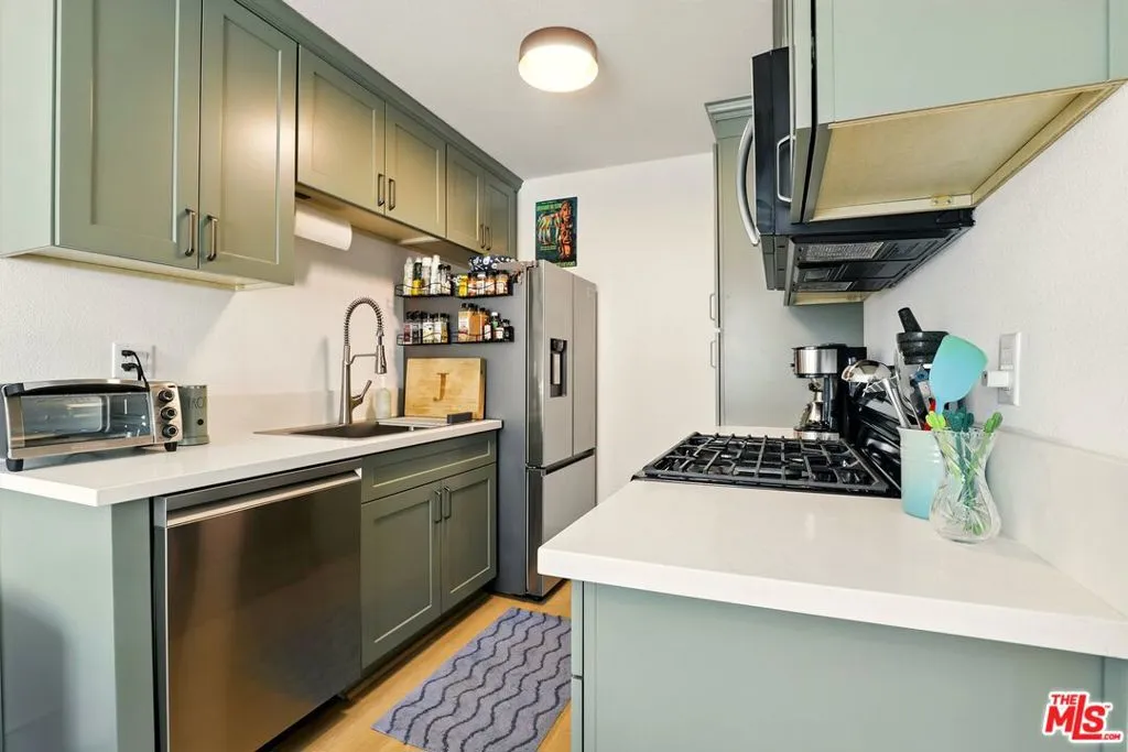 11813 Runnymede Street 36, North Hollywood, California 91605 home-pic-6