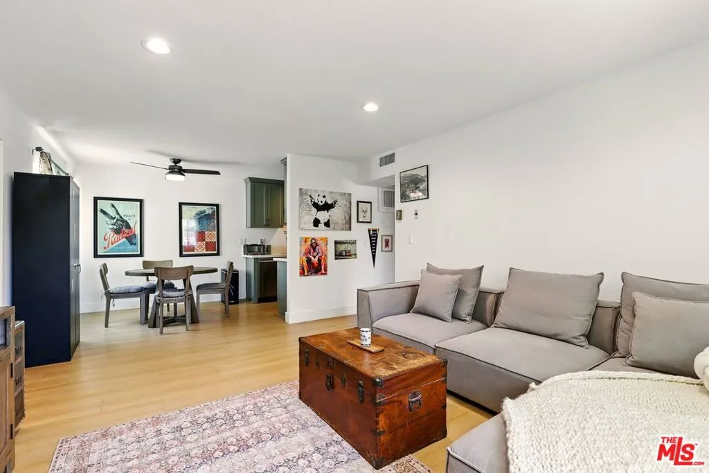 11813 Runnymede Street 36, North Hollywood, California 91605 home-pic-2