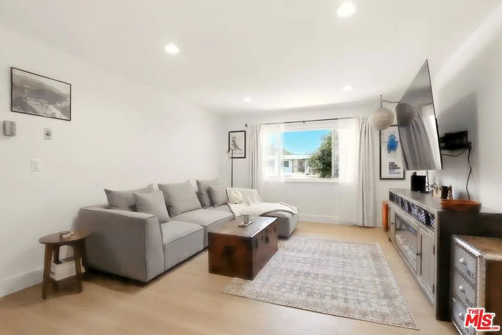 11813 Runnymede Street 36, North Hollywood, California 91605 home-pic-23