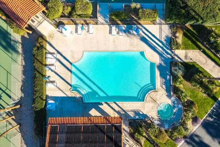59-COUNTRY CLUB ESTATES COMMUNITY SHOTS
