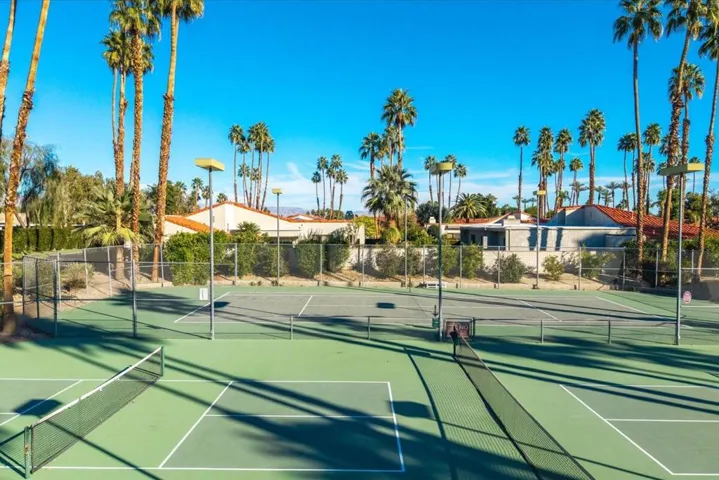 62-COUNTRY CLUB ESTATES COMMUNITY SHOTS
