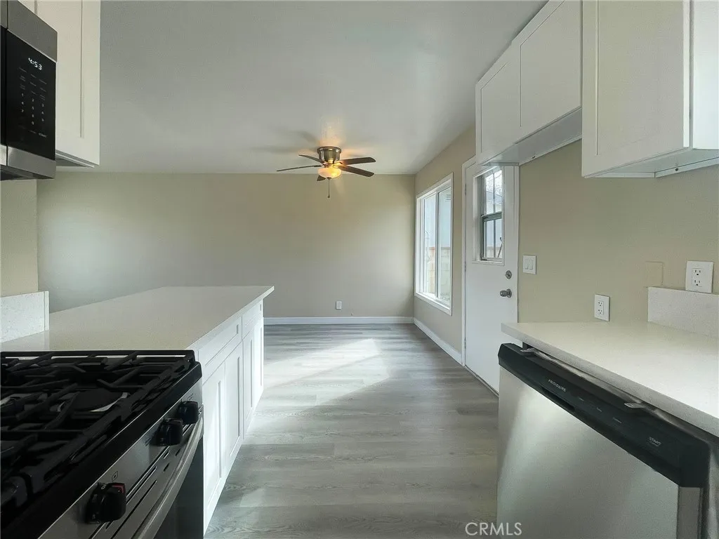 1560 W Avenue H10, Lancaster, California 93534 home-pic-7