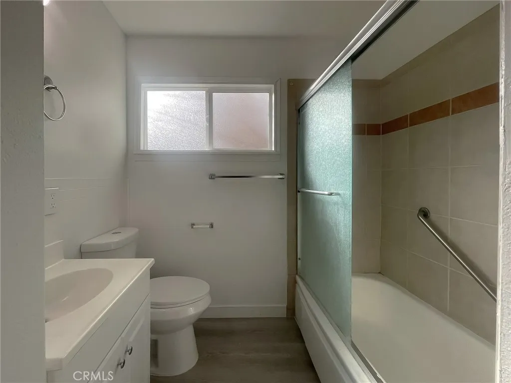 1560 W Avenue H10, Lancaster, California 93534 home-pic-15