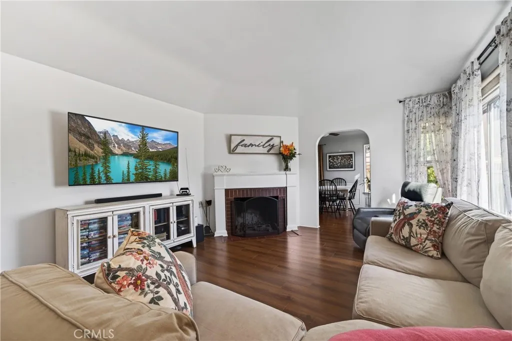 807 S Verdugo Rd, Glendale, California 91205 home-pic-8