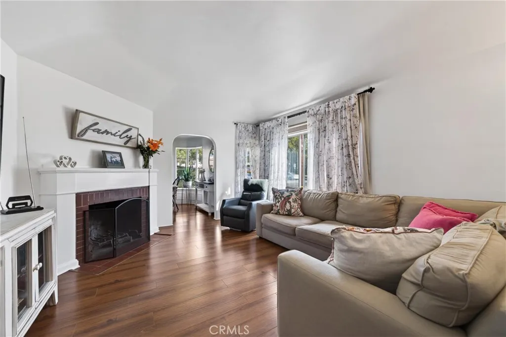 807 S Verdugo Rd, Glendale, California 91205 home-pic-7
