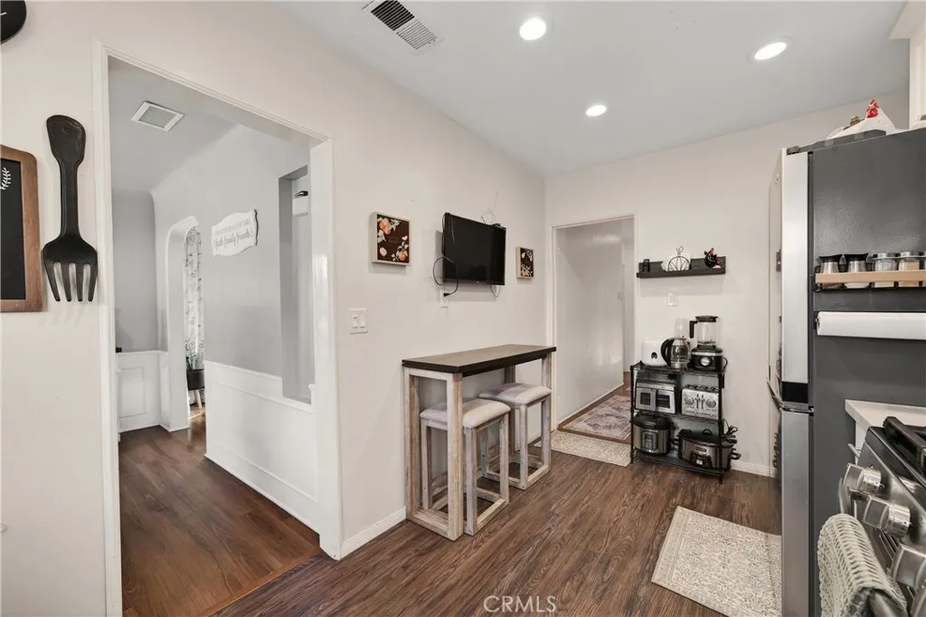 807 S Verdugo Rd, Glendale, California 91205 home-pic-15
