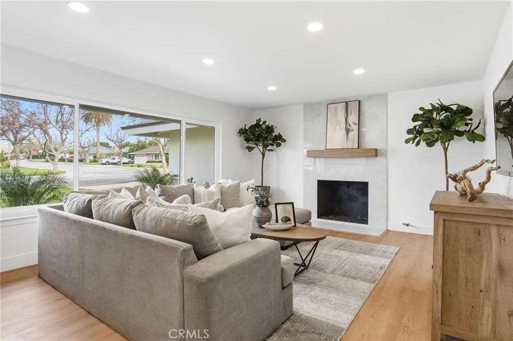 834 Hood Dr, Claremont, California 91711 home-pic-8