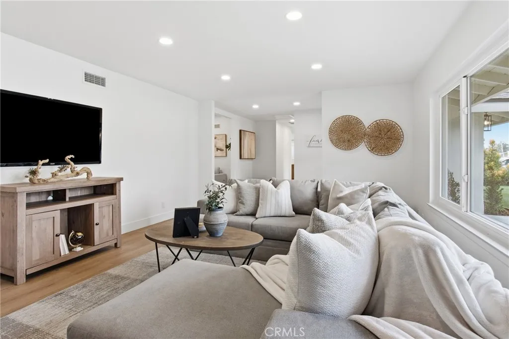 834 Hood Dr, Claremont, California 91711 home-pic-10