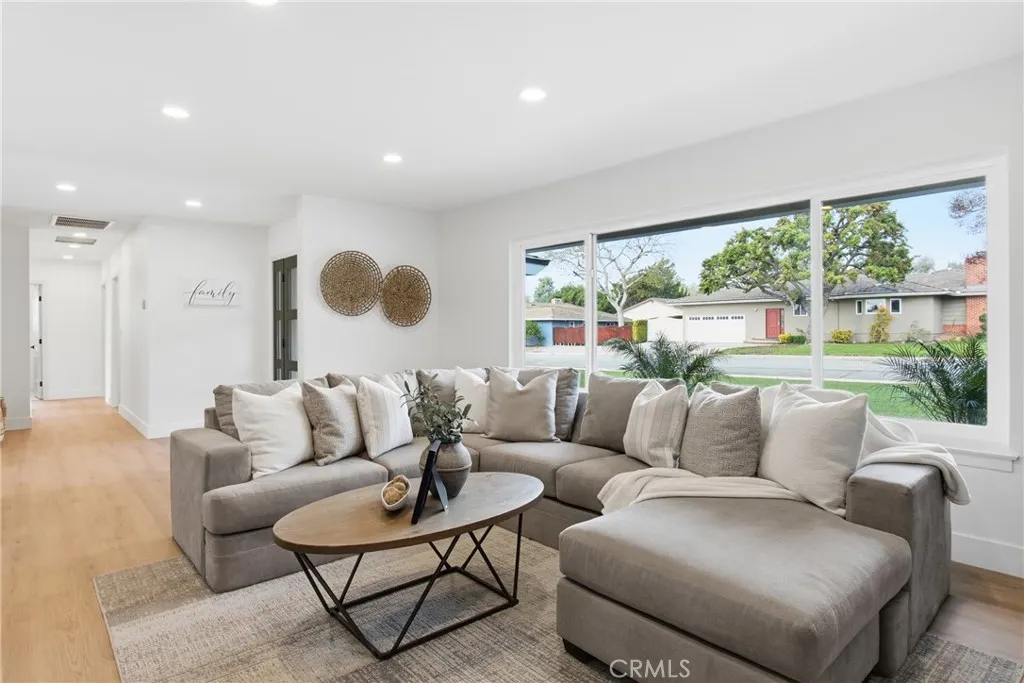 834 Hood Dr, Claremont, California 91711 home-pic-9