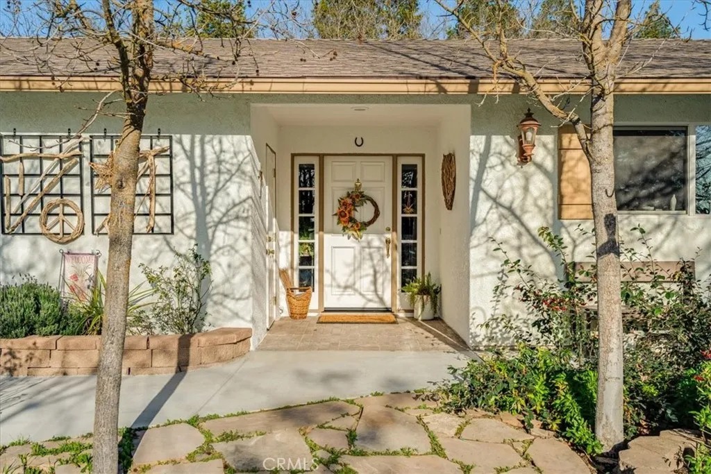 1555 Lyle, Paso Robles, California 93446 home-pic-8