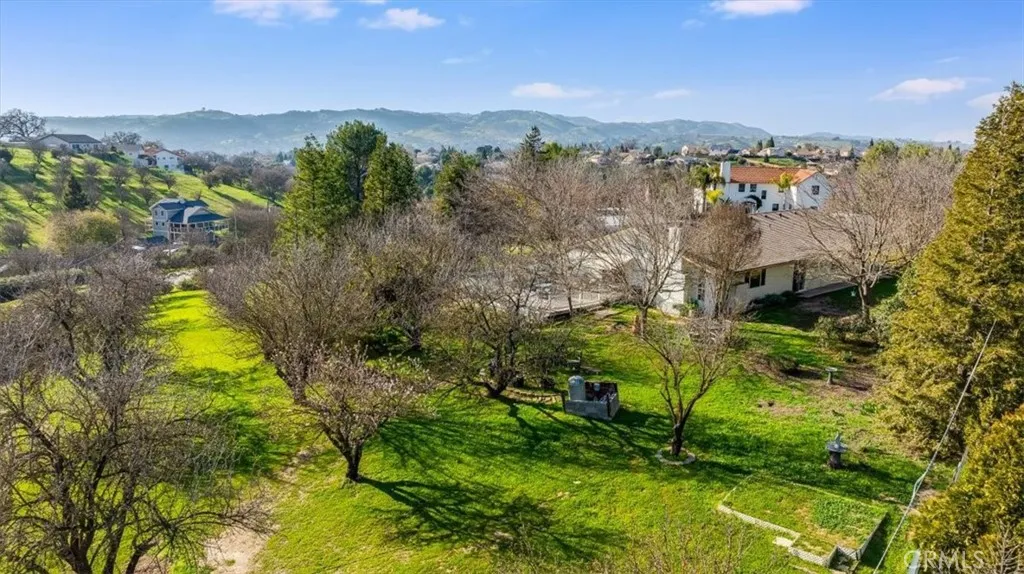 1555 Lyle, Paso Robles, California 93446 home-pic-53