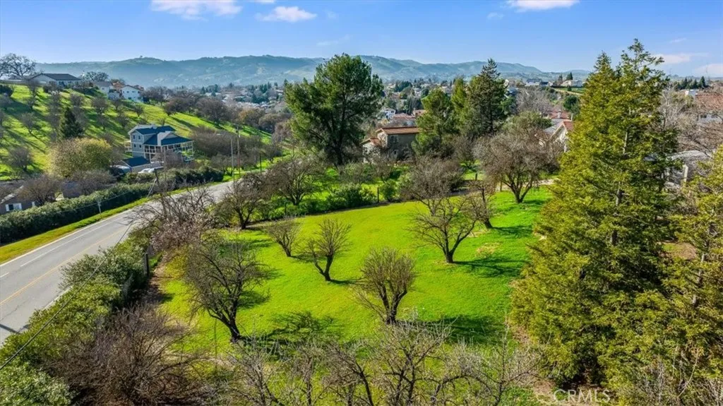 1555 Lyle, Paso Robles, California 93446 home-pic-55