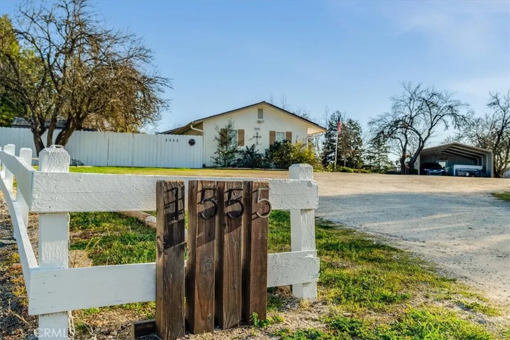 1555 Lyle, Paso Robles, California 93446 home-pic-5