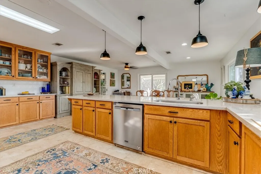 1555 Lyle, Paso Robles, California 93446 home-pic-18