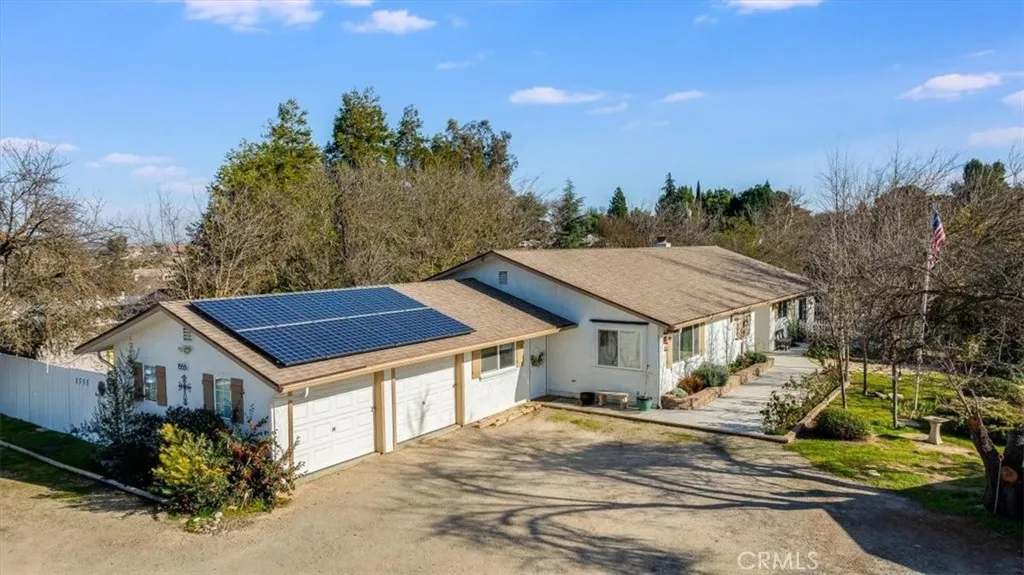 1555 Lyle, Paso Robles, California 93446 home-pic-2