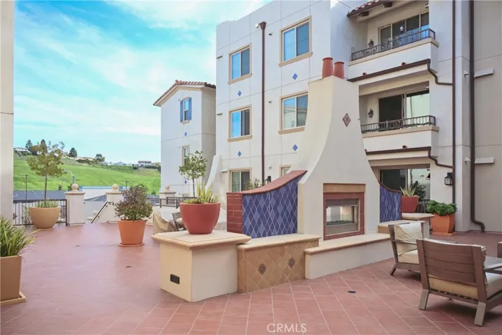 Courtyard / BBQ Area