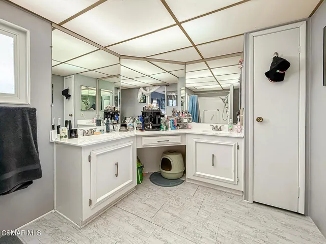 fPrimary Bedroom Suite5