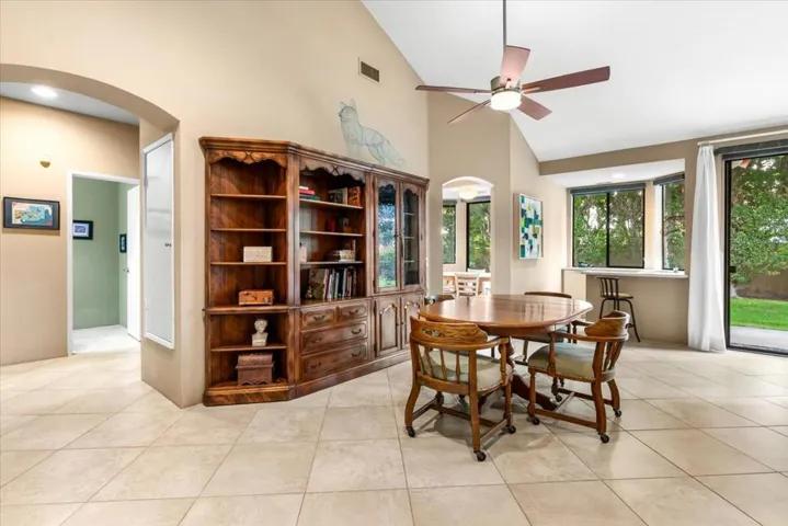 11-110 Favara Cir-25