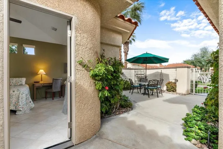 19-110 Favara Cir-34