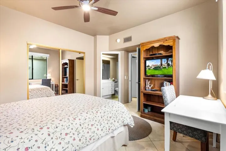 22-110 Favara Cir-15