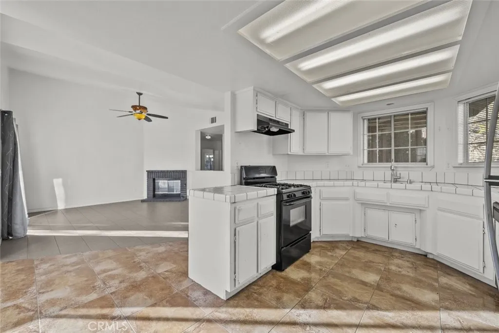 44105 Acacia Street, Lancaster, California 93535 home-pic-11
