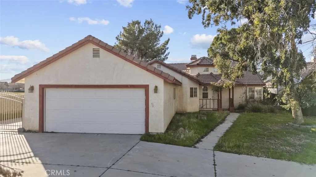 44105 Acacia Street, Lancaster, California 93535 home-pic-1
