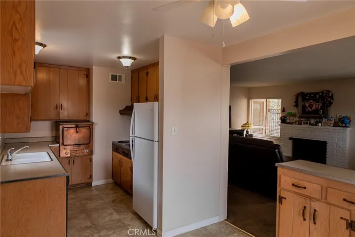 38990 Juniper Tree, Palmdale, California 93551