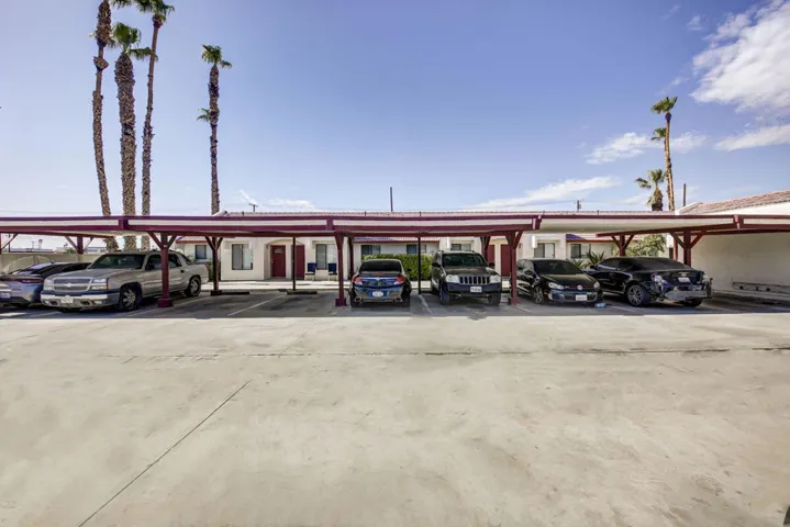 28 EXTERIOR MLS