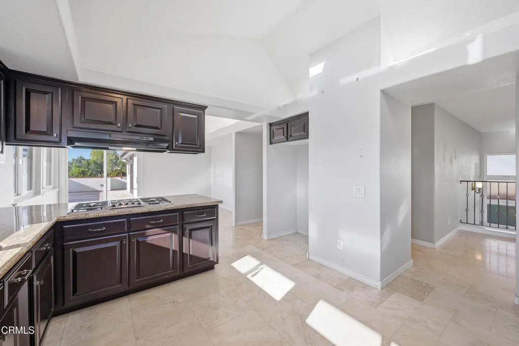 2207 Terra Bella Lane, Camarillo, California 93012 home-pic-20