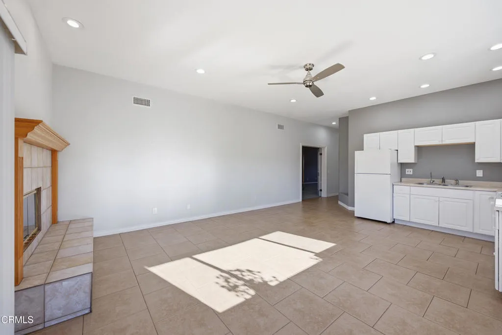 2207 Terra Bella Lane, Camarillo, California 93012 home-pic-44