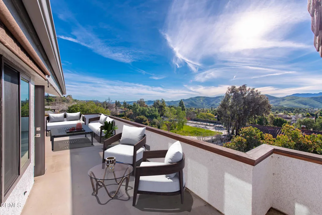 2207 Terra Bella Lane, Camarillo, California 93012 home-pic-12