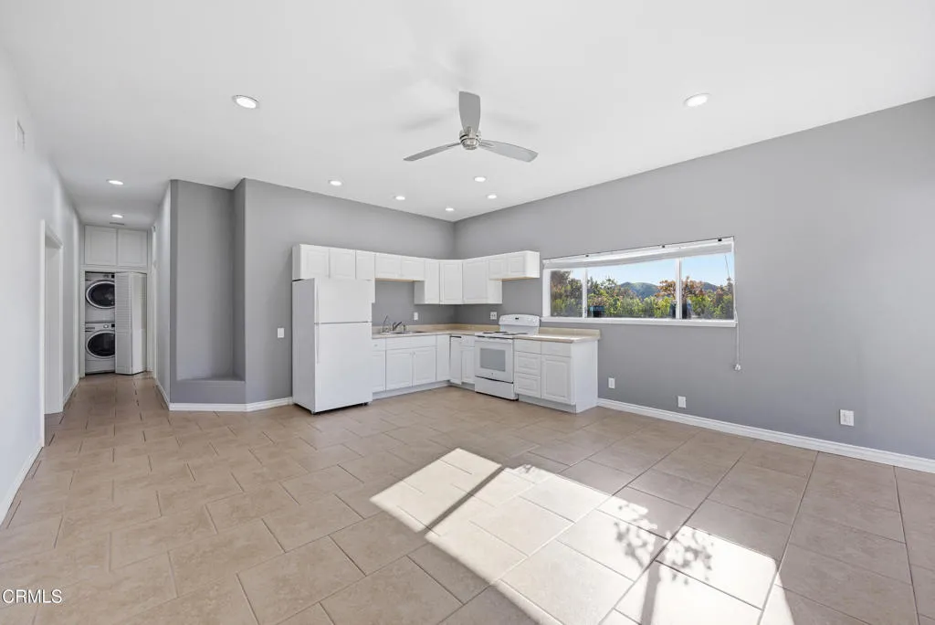 2207 Terra Bella Lane, Camarillo, California 93012 home-pic-43