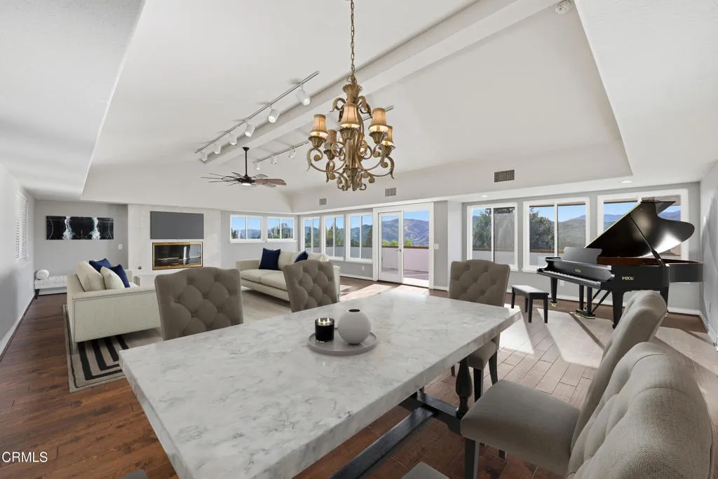 2207 Terra Bella Lane, Camarillo, California 93012 home-pic-8