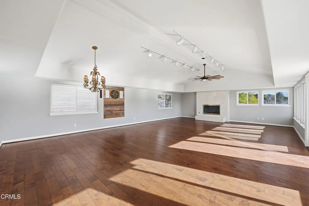 2207 Terra Bella Lane, Camarillo, California 93012 home-pic-10