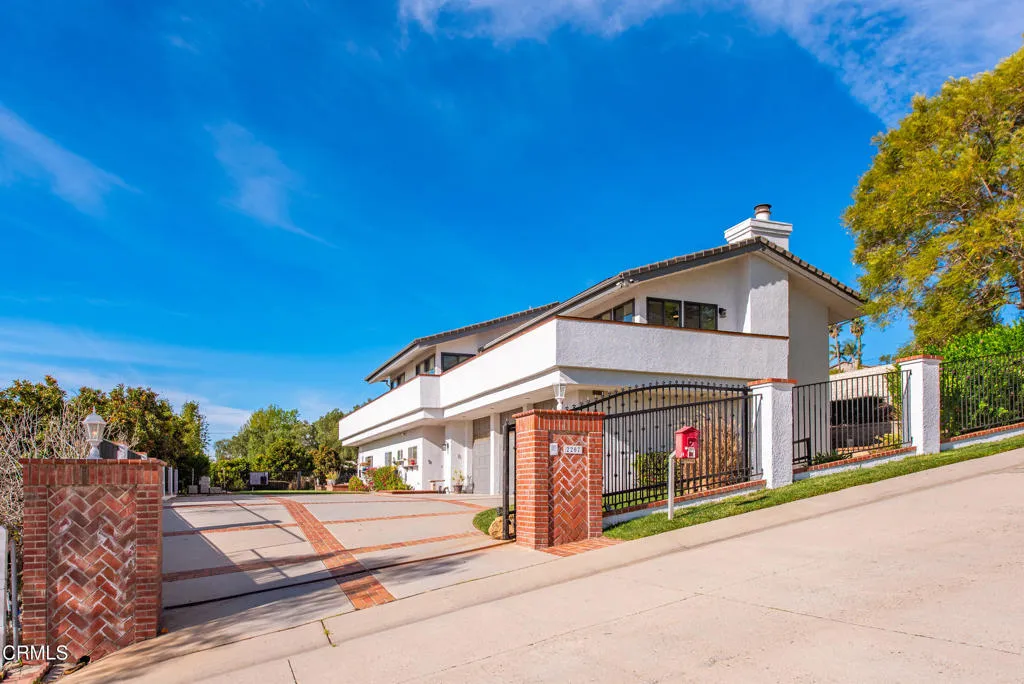 2207 Terra Bella Lane, Camarillo, California 93012 home-pic-3