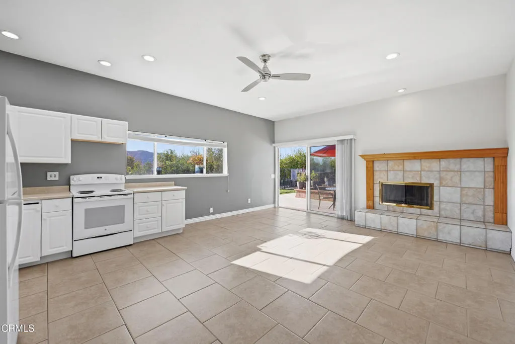 2207 Terra Bella Lane, Camarillo, California 93012 home-pic-42