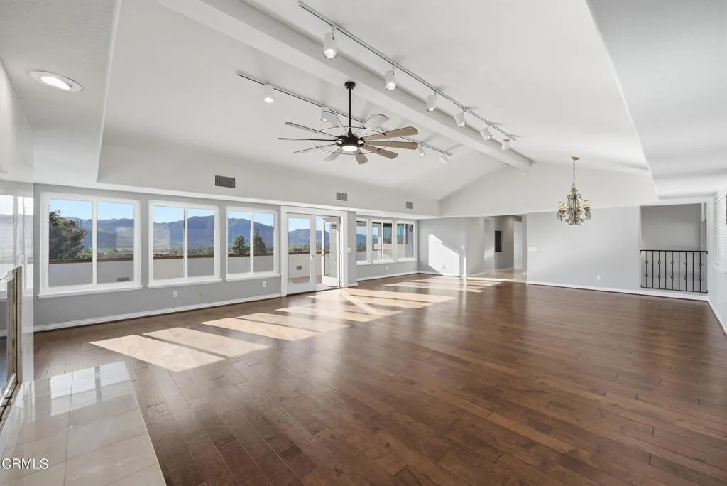 2207 Terra Bella Lane, Camarillo, California 93012 home-pic-11