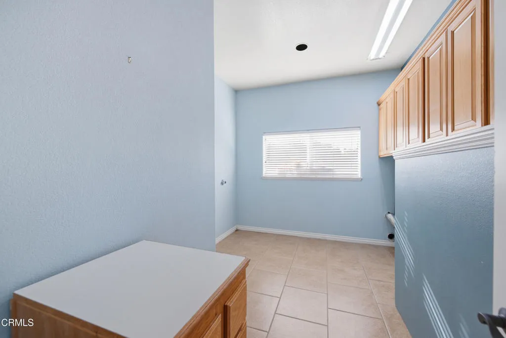 2207 Terra Bella Lane, Camarillo, California 93012 home-pic-7