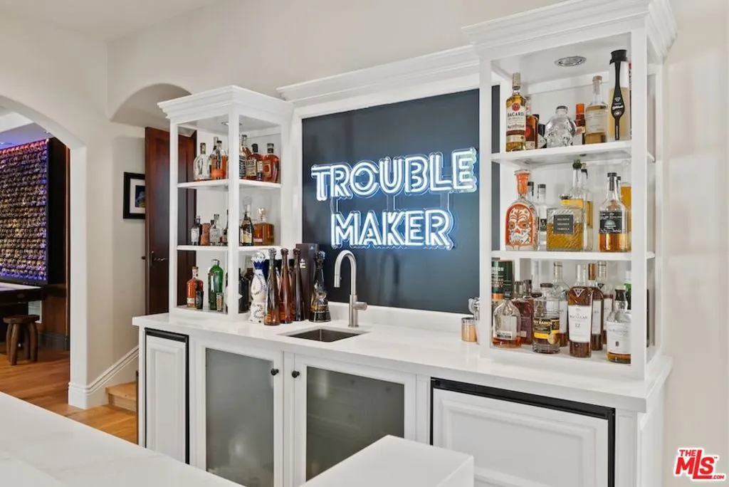 Custom​​‌​​​​‌​​‌‌​​‌​​​‌‌​​​‌​​‌‌​​‌‌​​‌‌​​​​ Bar