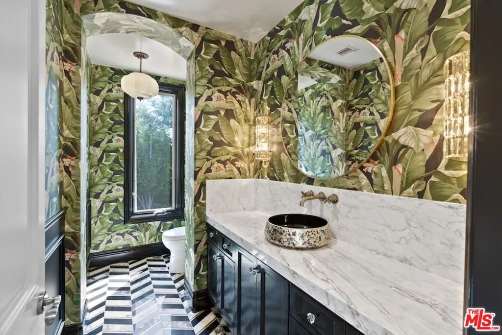 This is a WOW Powder Room