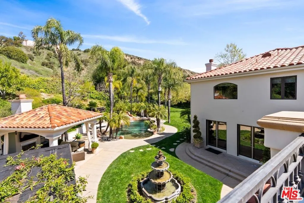Resort Like Grounds