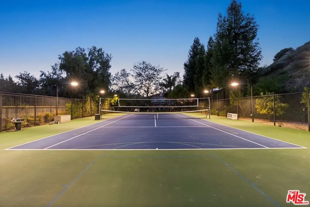 Lighted Tennis Coury