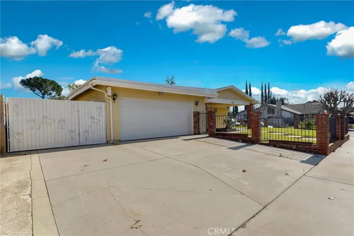 SIDE VIEW OF DRIVEWAY