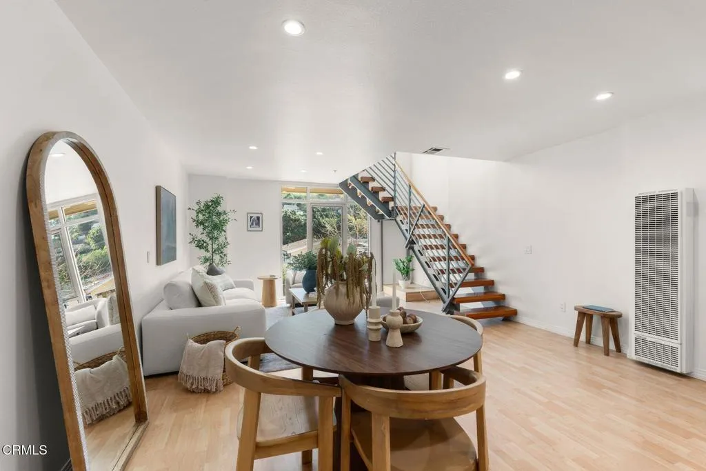 285 N Ventura Avenue 5, Ventura, California 93001 home-pic-14