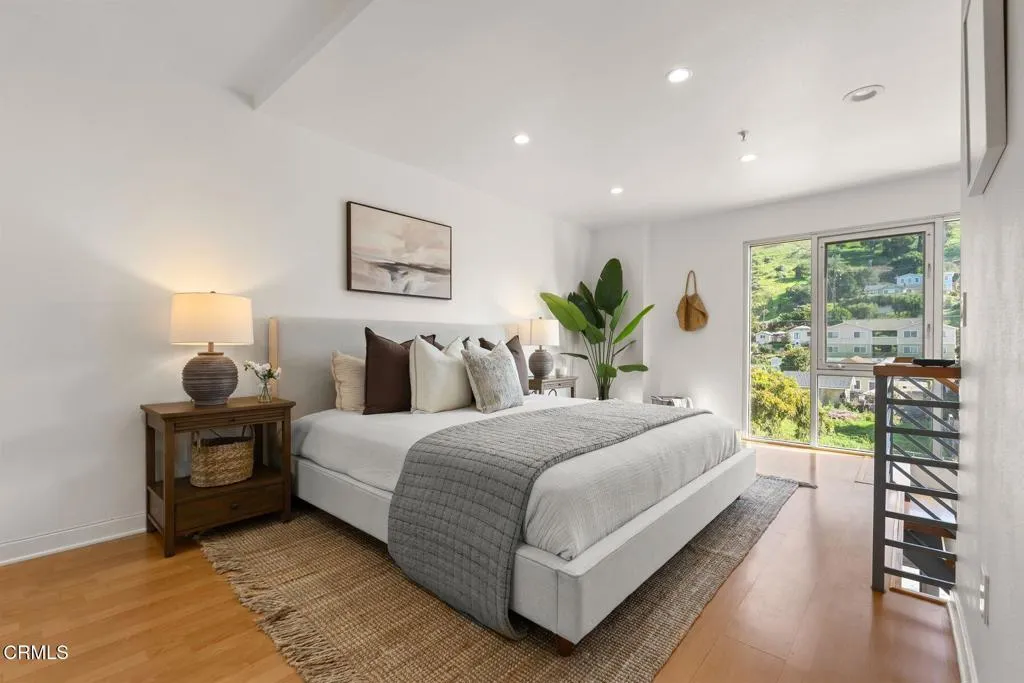 285 N Ventura Avenue 5, Ventura, California 93001 home-pic-20