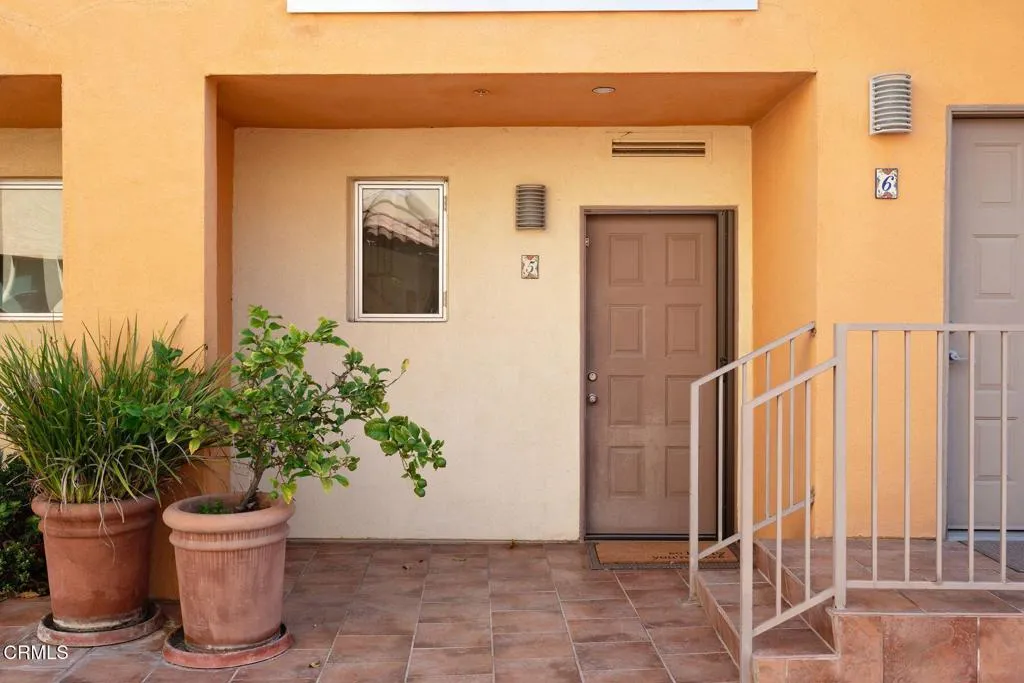 285 N Ventura Avenue 5, Ventura, California 93001 home-pic-6